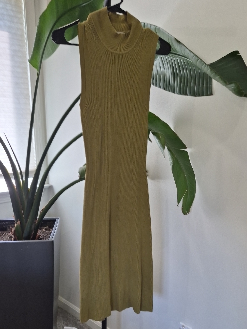 Sleeveless Olive Midi Ribbed Knit Dress
